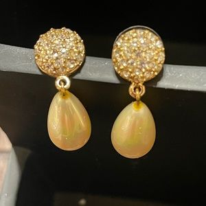 Rhinestone and Pearl drop earrings ❤️‍🔥❤️‍🔥❤️‍🔥